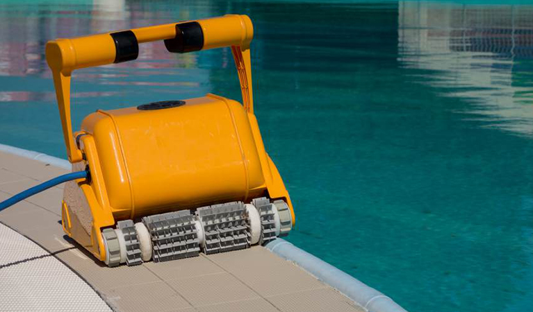 Piscine enterrée : quel robot de nettoyage de piscine choisir-2